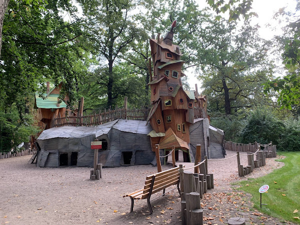 Детская площадка в Берлинском зоопарка